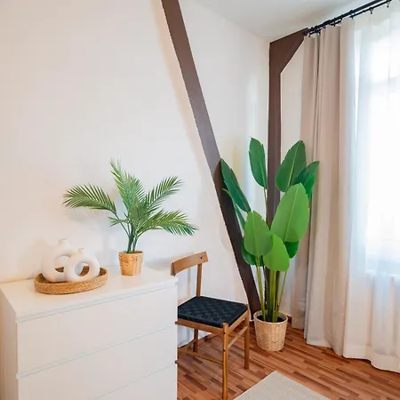 Spacious In - Sleeps 6 Apartment