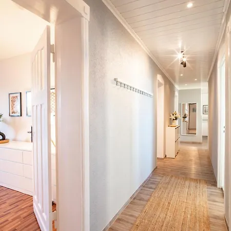 Spacious In - Sleeps 6 Apartment *