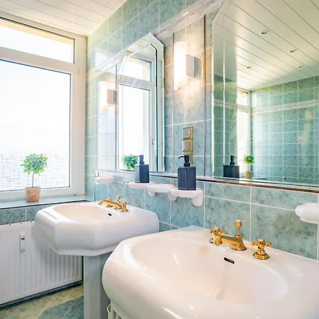 Spacious In - Sleeps 6 Strausberg