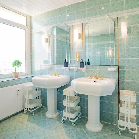 Spacious In - Sleeps 6