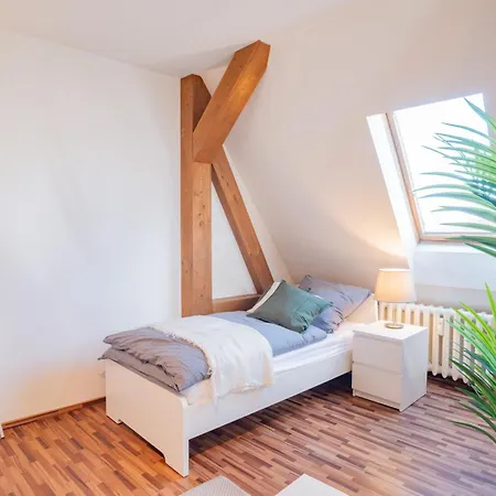 Spacious In - Sleeps 6 Apartment