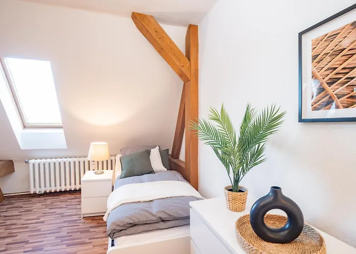 Spacious In - Sleeps 6 * Strausberg