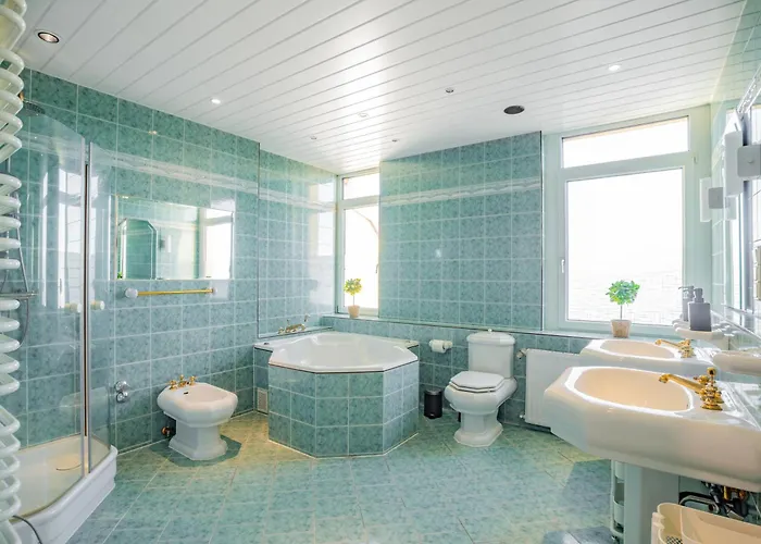 Spacious In - Sleeps 6